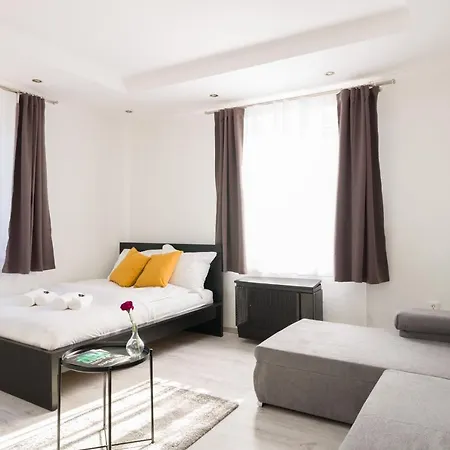 Stilusos Lakas Ingyenes Parkolassal Apartment